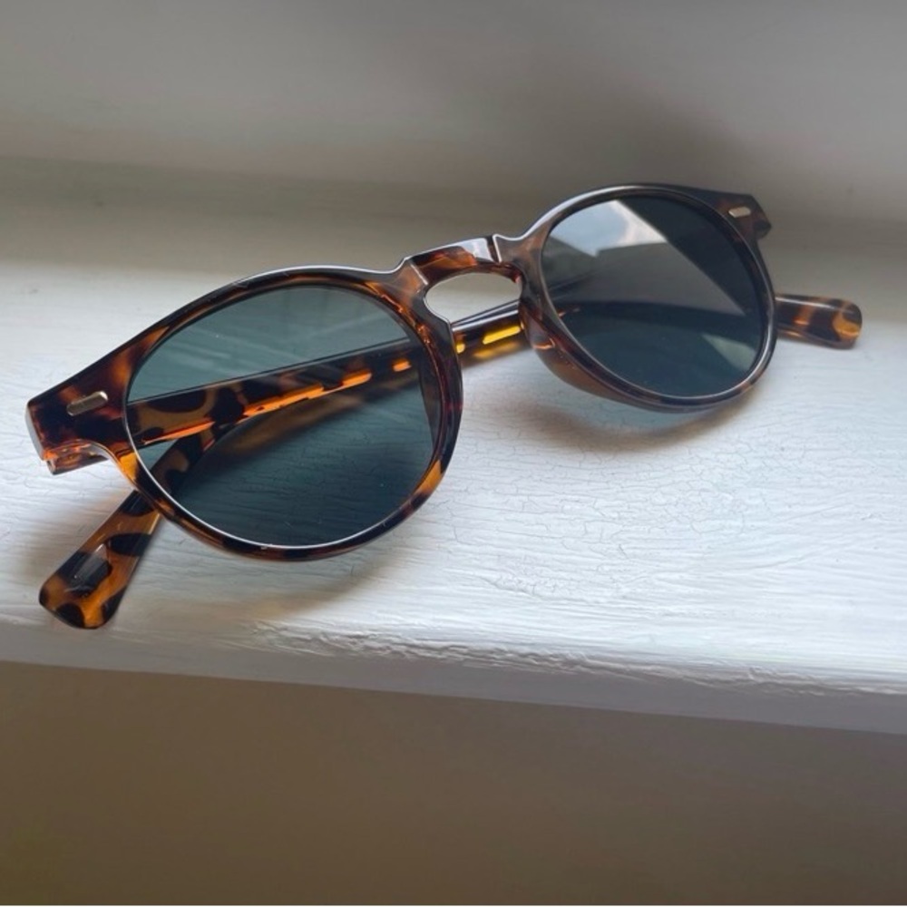 Women Tortoise Shell Sunglasses with Teal Blue Lenses